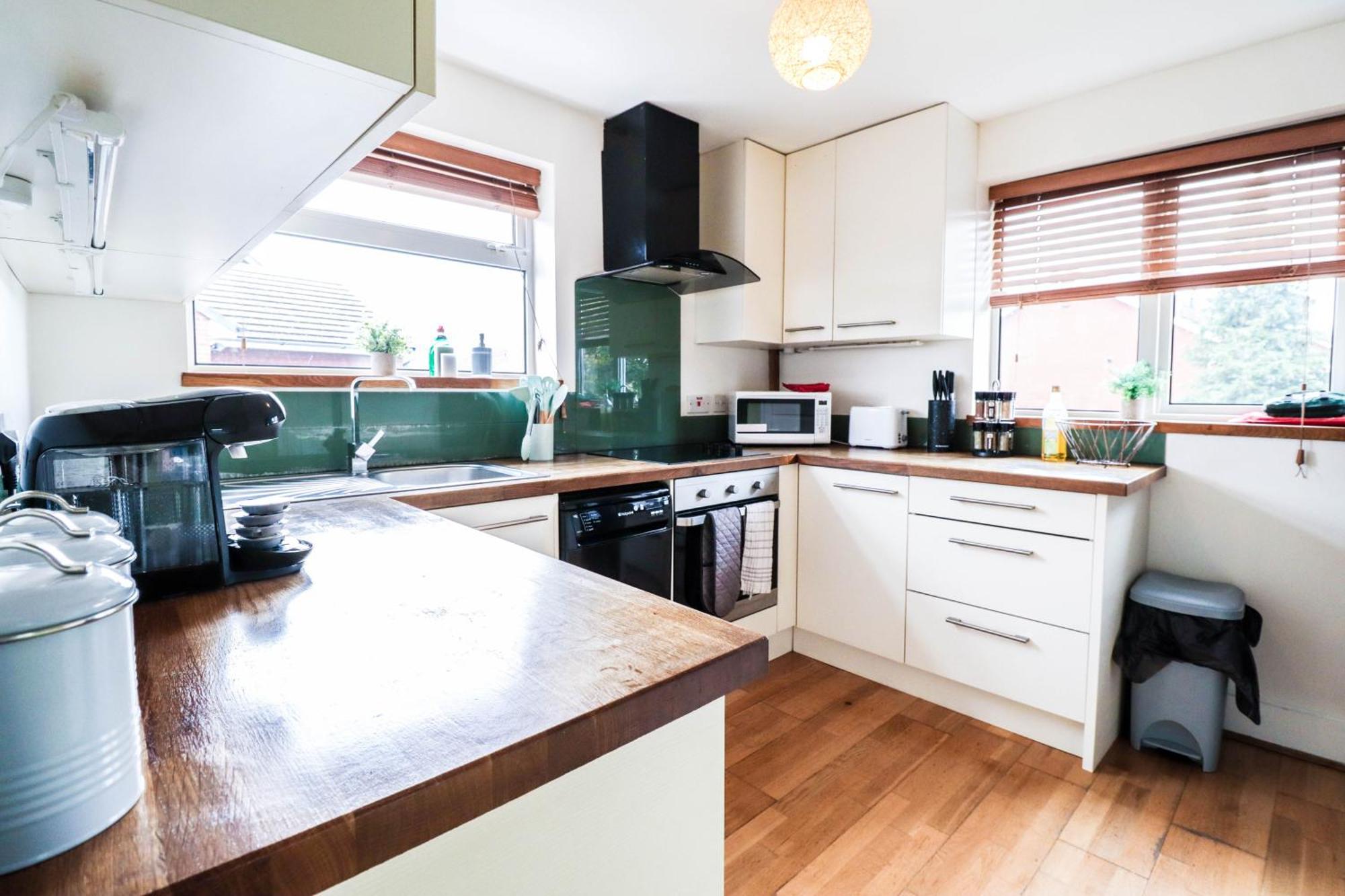 Apartment Perfect 2 Bedroom Flat Heathrow, Free Parking *