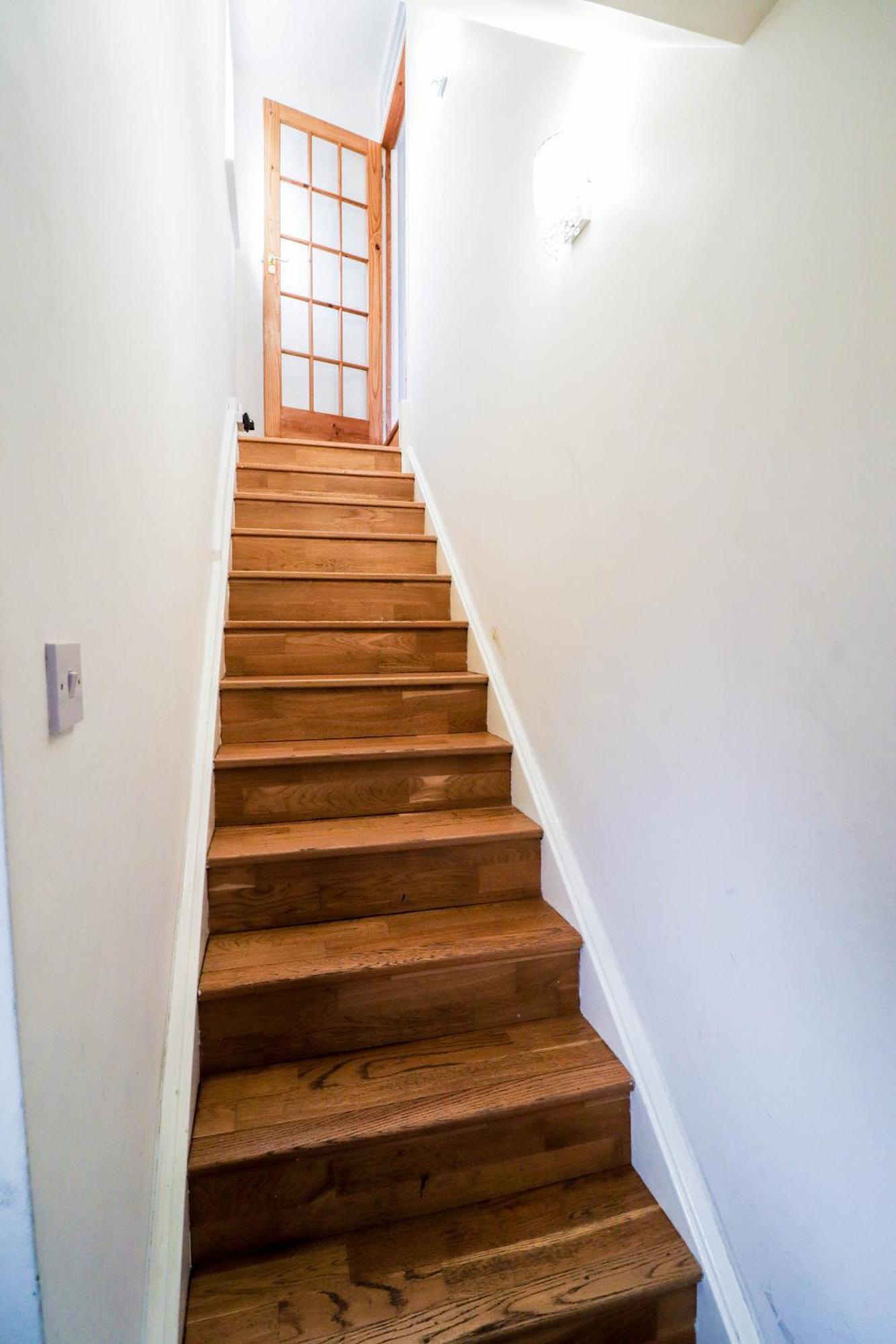 Perfect 2 Bedroom Flat Heathrow, Free Parking *